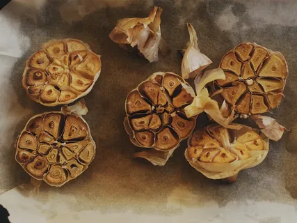 تصویر 2 از سیر سیاه خام ستاره دخت با بسته‌ بندی استاندارد